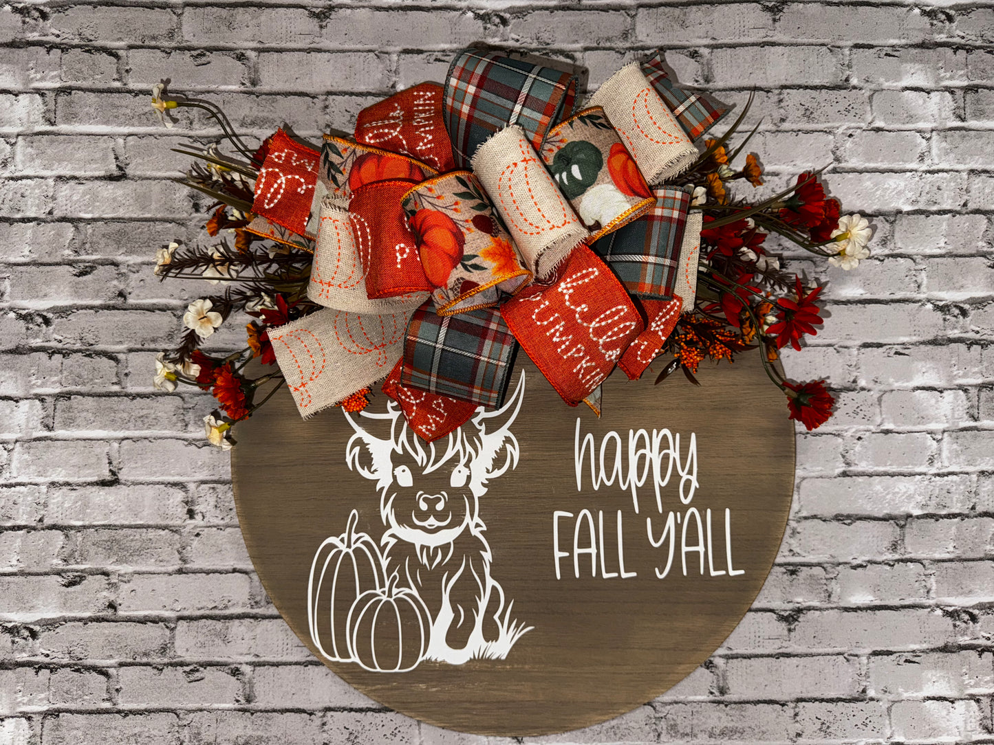 HIGHLAND COW FALL YALL BEADED WOODEN DOOR HANGER