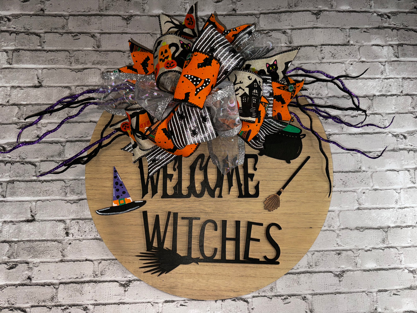 WELCOME WITCHES WOODEN DOOR HANGER