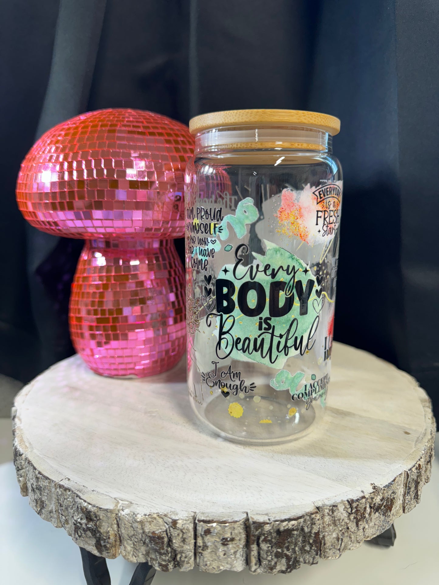 16 OZ EVERYBODY IS BEAUTIFUL GLASS CUP
