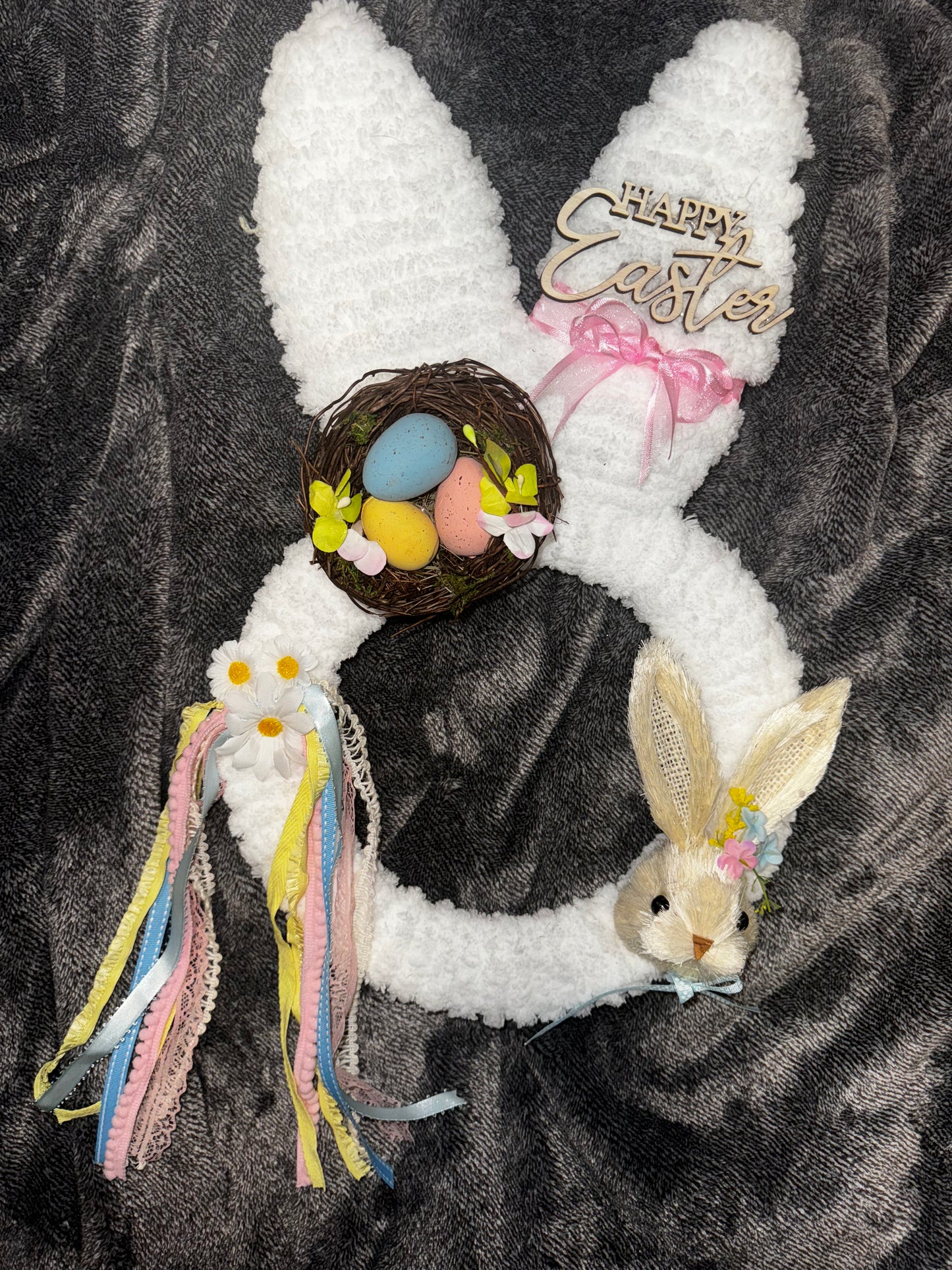 WHITE NEST BUNNY WREATH