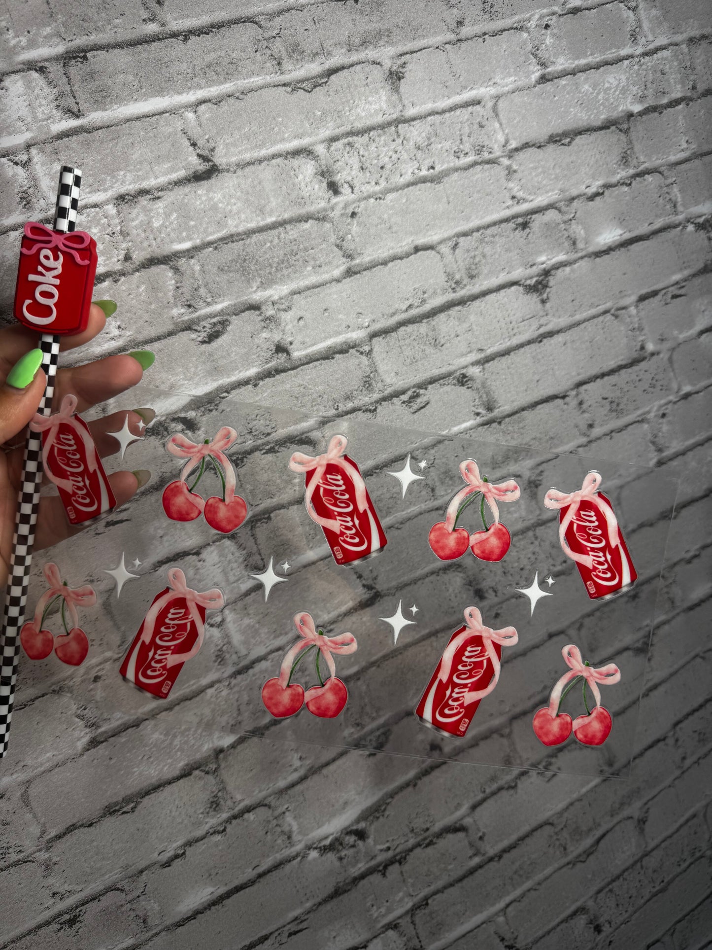 16 OZ COLA COQUETTE GLASS CUP WITH STRAW TOPPER