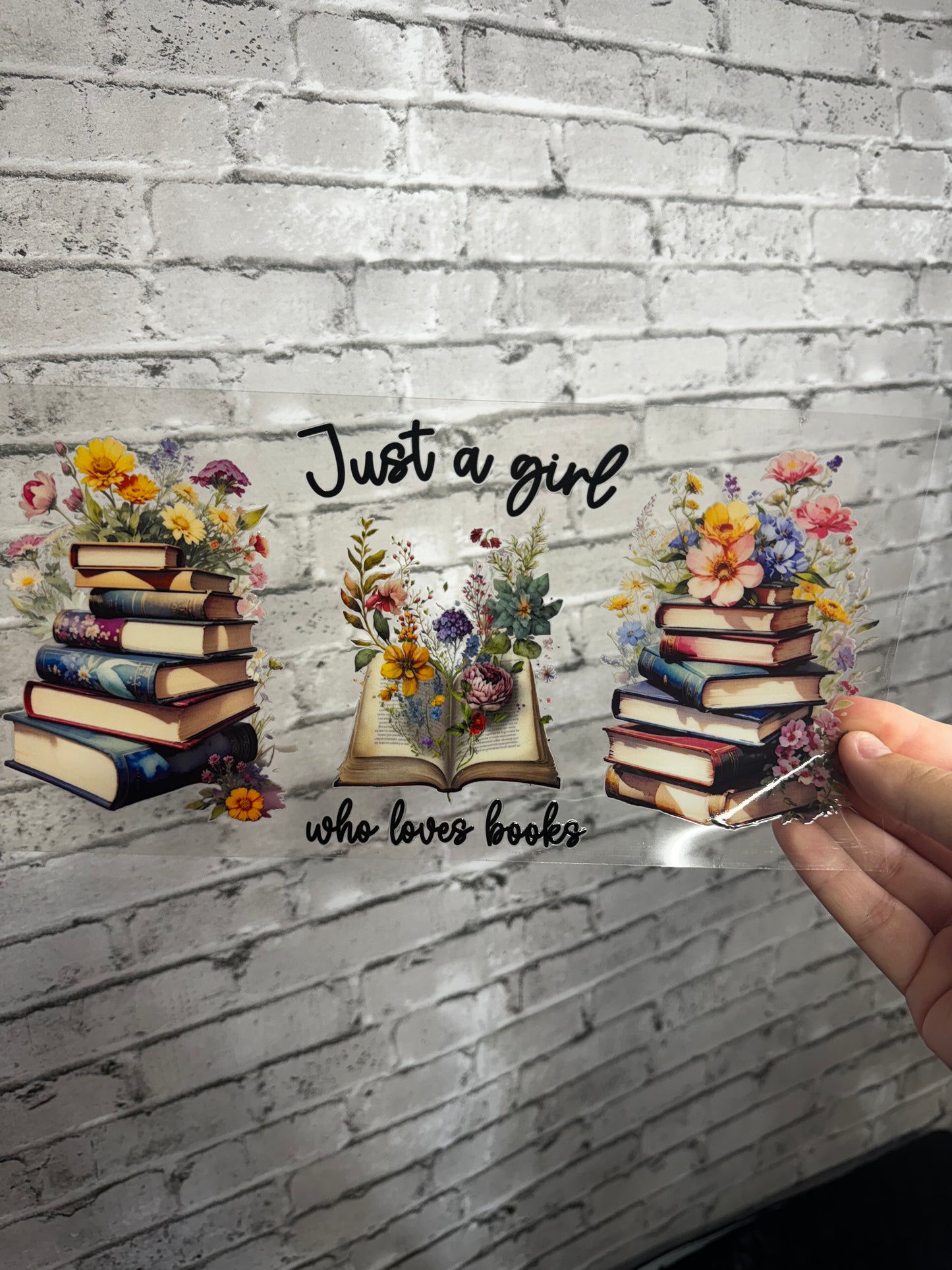 16 OZ JUST A GIRL WHO LOVES BOOKS GLASS CUP
