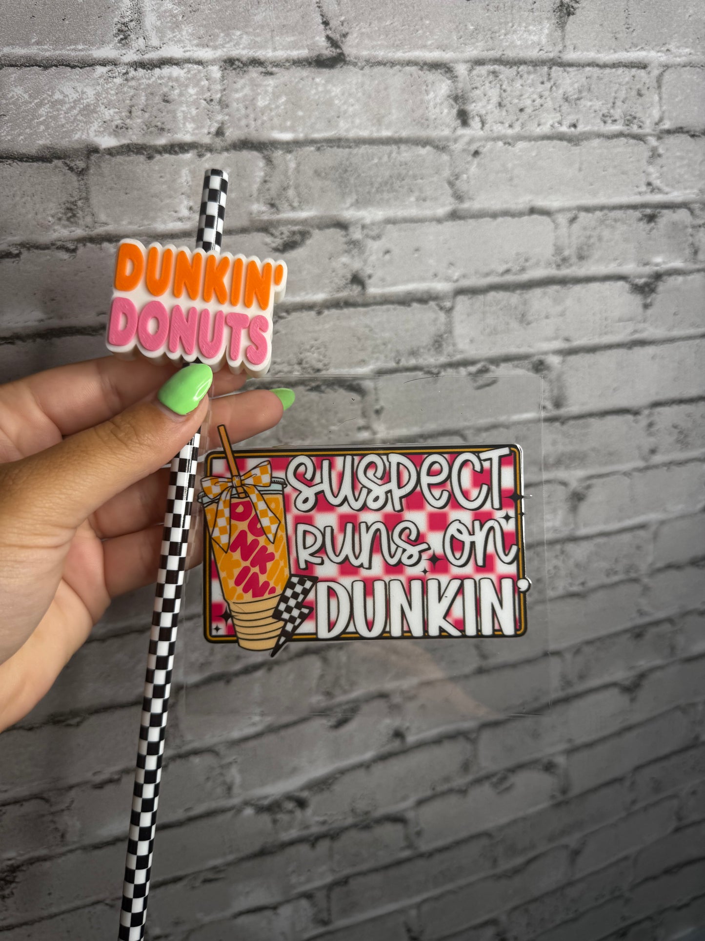 16 OZ SUSPECT RUNS ON DUNKIN GLASS CUP WITH STRAW TOPPER
